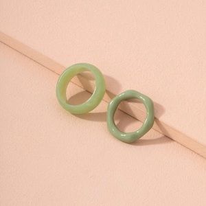 NWOT Resin Rings 🌿